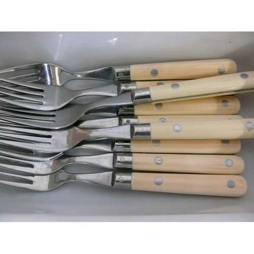 129 - 3 TRAYS OF NICE MATCHING CUTLERY PLUS A LARGE STORAGE TIN