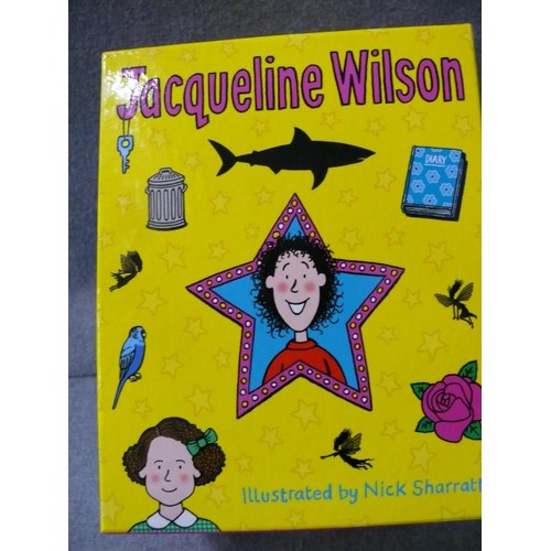 136 - A JACQUELINE WILSON BOOK BOXSET TRACY BEAKER AND MORE.