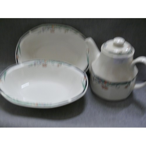 146 - A ROYAL DOULTON JUNO TEAPOT PLUS 2 LARGE SERVING BOWLS AND JUG