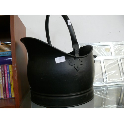 147 - A LARGE BLACK HELMET COAL SCUTTLE