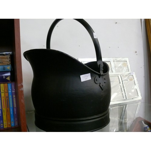 147 - A LARGE BLACK HELMET COAL SCUTTLE