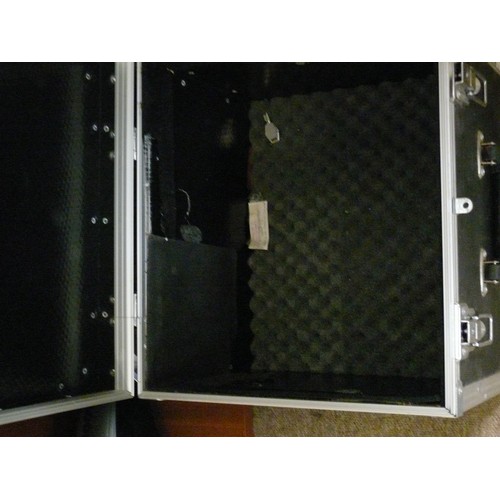 154 - A GOOD SIZED UTILITY FLIGHT CASE