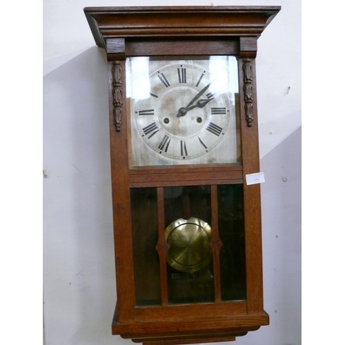 156 - A VERY NICE 1920'S OAK CASED WALL CLOCK WITH KEY AND PENDULUM WAS WORKING AND CHIMING