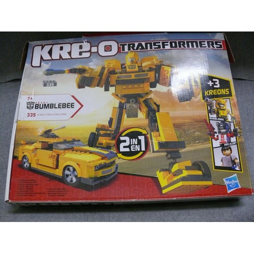 134 - TRANFORMERS BUMBLEBEE BUILDING BLOCK SET IN ORIGINAL BOX