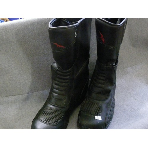 162 - MOTORBIKE BOOTS SIZE 11