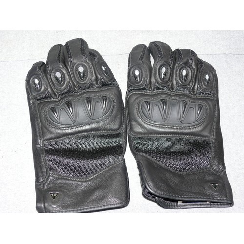 169 - 3 PAIRS OF LADIES MOTORBIKE GLOVES SIZE M & XL