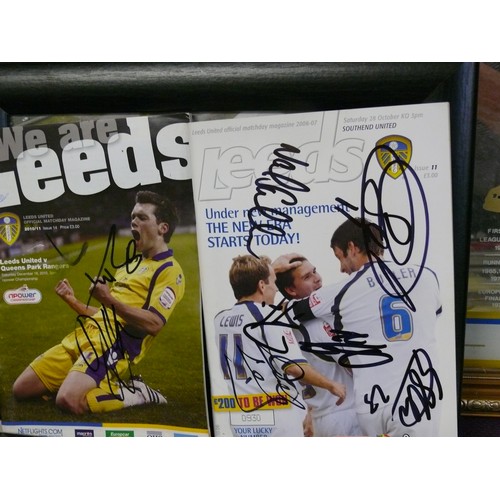 177 - A NICE COLLECTION OF FOOTBALL MEMORABILA MOSTLY LEEDS UNITED TO INCLUDE SIGNED PHOTOS AND MAGAZINES,... 