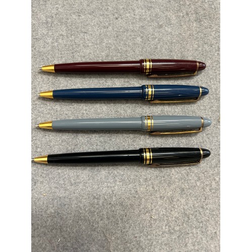 28 - A COLLECTION OF PENS A PARKER FOUNTAIN WITH 14CT GOLD NIB PLUS OTHER PENS