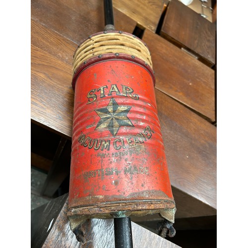 454 - A RARE ANTIQUE VACUUM CLEANER “”THE STAR” BRITISH MADE. WITH BELLOWS, STILL WORKING