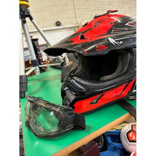 471 - A RED & BLACK MOTORCROSS HELMET SIZE XL BY O'NEAL PLUS A PAIR OF GOGGLES