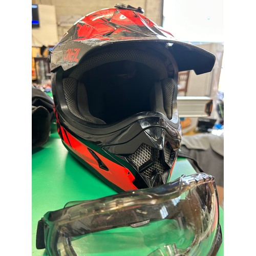 471 - A RED & BLACK MOTORCROSS HELMET SIZE XL BY O'NEAL PLUS A PAIR OF GOGGLES