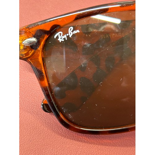 39 - A PAIR RAY-BAN TORTOISESHELL SUN GLASSES