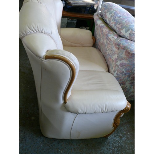 474 - A LOVELY CREAM LEATHER 3 SEATER SOFA WITH CARVED SHOW WOOD TO FRONT OF ARMS PLUS A MATCHING 2 SEATER... 