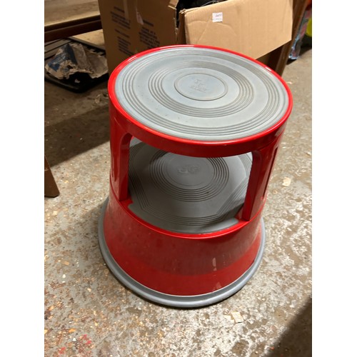 460A - DALEK TYPE STEP STOOL IN RED & GREY