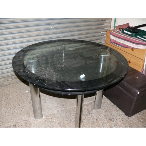 480A - A CONTEMPORY GLASS DINNING TABLE WITH TWO DECKS ON CROME LEGS TABLE MEASURES 43