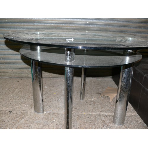 480A - A CONTEMPORY GLASS DINNING TABLE WITH TWO DECKS ON CROME LEGS TABLE MEASURES 43