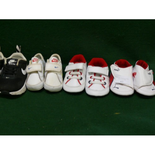 63 - VERY SMALL BRANDED BABY PRAM SHOES TO INCLUDE NIKE, PUMA AND LONSDALE PLUS A BABY BOY BREAKFAST GIFT... 