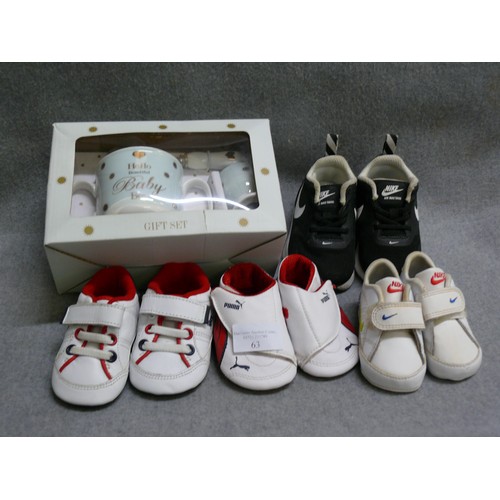 63 - VERY SMALL BRANDED BABY PRAM SHOES TO INCLUDE NIKE, PUMA AND LONSDALE PLUS A BABY BOY BREAKFAST GIFT... 