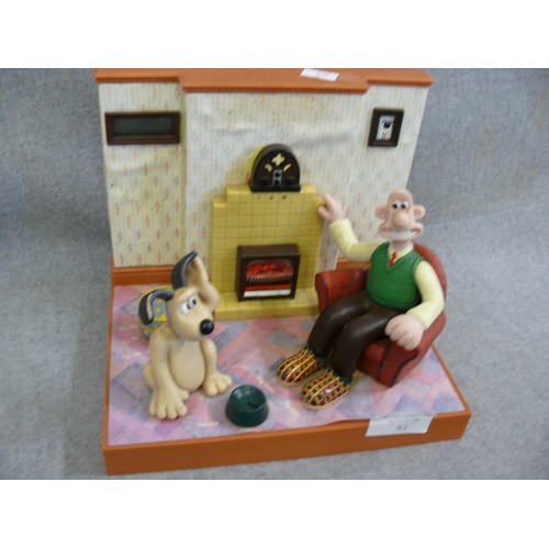 93 - VINTAGE WALLACE & GROMIT TALKING RADIO ALARM CLOCK