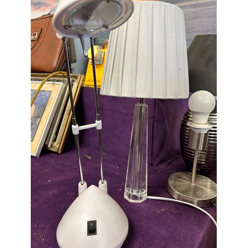 221 - SELECTION OF CONTEMPORARY TABLE LAMPS