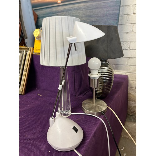 221 - SELECTION OF CONTEMPORARY TABLE LAMPS