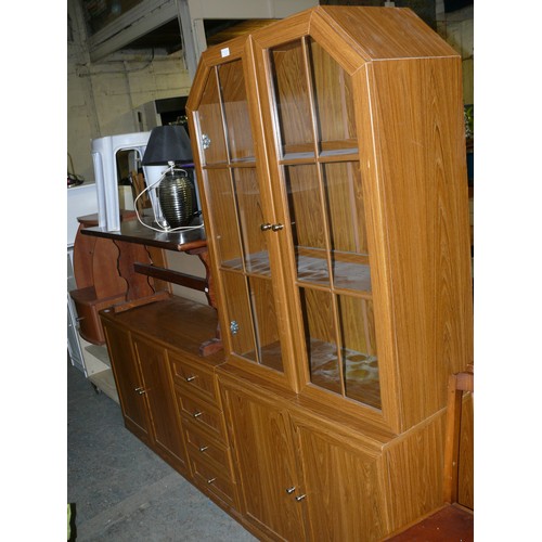 263 - DISPLAY CABINET WITH GLAZED DOORS TO TOP.