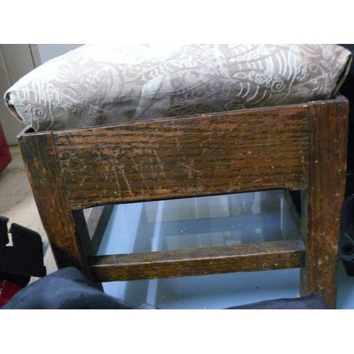 312 - SMALL OAK FOOT STOOL WITH PADDED TOP. TOGETHER WITH A FAUX RED LEATHER CUBE BOX, WITH LID.