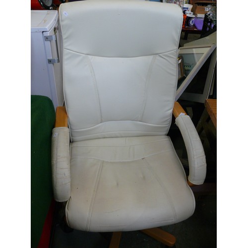 331 - LARGE CREAM FAUX LEATHER SWIVEL OFFICE CHAIR ON BEECH FRAME & BASE.