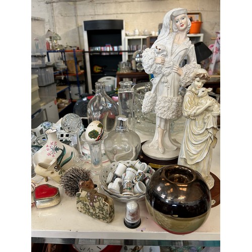 356 - COLLECTION OF DECORATIVE ITEMS, INC LEONARDO FIGURES, CHINA THIMBLES AND MORE