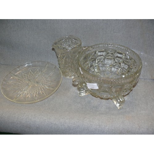 370 - VINTAGE GLASS NIBBLES DISH, BOWL AND JUG.