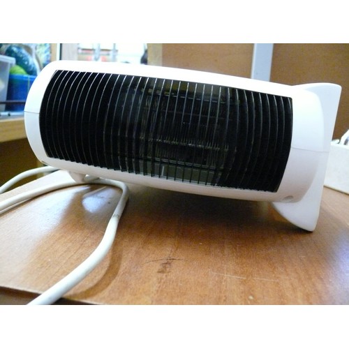 379 - 2KW FAN HEATER. ARCTIC HAYES.