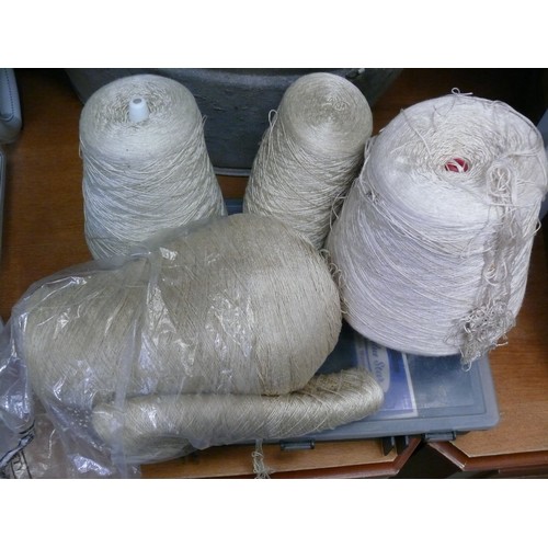 382 - 4 X LARGE INDUSTRIAL SPOOLS OF THREAD/TWINE, TOGETHER WITH A HOBBY BOX WITH SEWING CONTENTS.