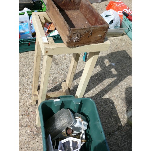 419 - A WOODEN STAND, WOODEN BOX AND BOX OF GARDEN LIGHTS