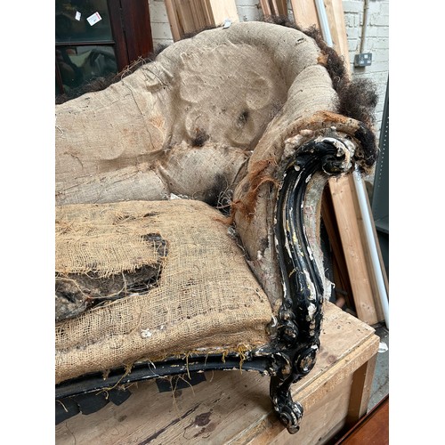 440 - A VICTORIAN CHAISE LONGUE WITH CABRIOLE LEGS, BRASS CASTORS. UPHOLSTERY PROJECT. ORIGINALLY GILDED F... 