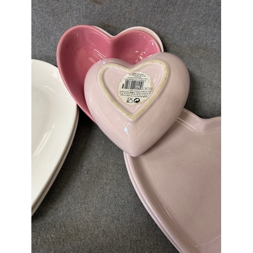 463 - PINK AND WHITE HEART SHAPED BOWLS AND PLATES