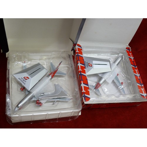 66 - 2 VIRGIN ATLANTIC AEROPLANE MODELS AIRBUS A340-300 AND BOEING 747-400 AND 2 COLLECTABLE BOEING 737-8... 