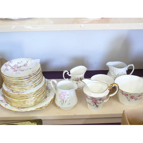 72 - A FINE CHINA SET TO INCLUDE CUPS, SAUCERS, PLATES ETC  MOSTLY BY ADDERLEY