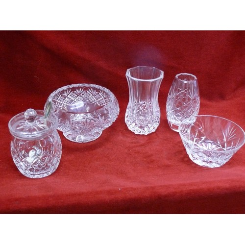 76 - 5 PIECES OF BEAUTIFUL CRYSTAL TO INCLUDE A PRESERVE POT, VASES, DISHES ETC