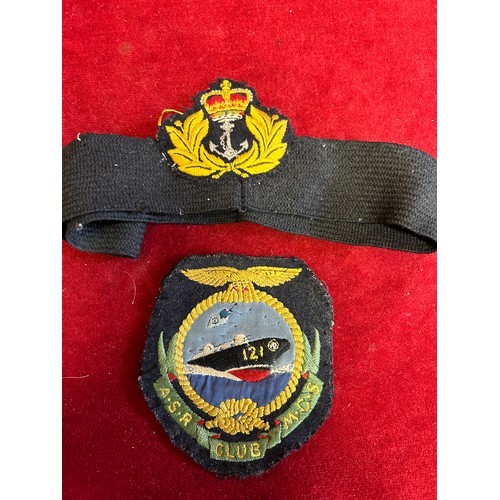 9 - A ROYAL NAVAL OFFICERS CAP BADGE PLUS BLAZER BADGE OF THE AIR SEA RESCUE & MARINE CRAFT SECTION CLUB