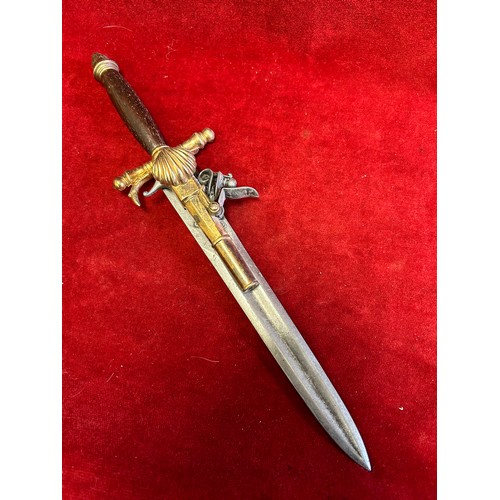 60 - A REPRODUCTION 18th CENTURY FRENCH DAGGER-PISTOL THE FLINTLOCK IS WORKING