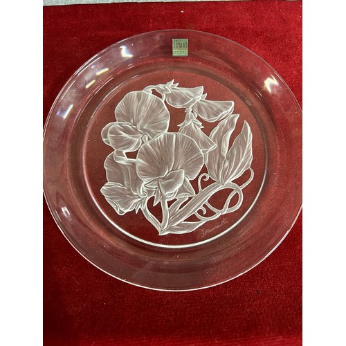 6 - A beautiful heavy crystal dish etched with design of sweet peas by Crystal Hoya Japan, signed piece