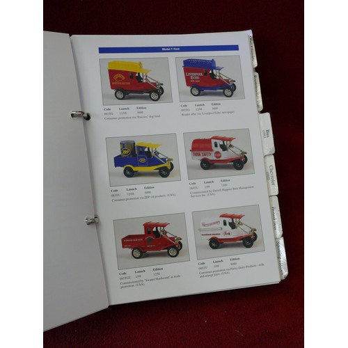 102 - OXFORD DIECAST COLLECTORS CATALOGUE & GUIDE, A MUST FOR ANY COLLECTOR