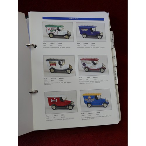 102 - OXFORD DIECAST COLLECTORS CATALOGUE & GUIDE, A MUST FOR ANY COLLECTOR