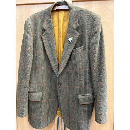 175 - A GENTS 100% WOOL JACKET BY SPORTS SAXONY FOR CHARLES HOBSON OF EASINGWOLD WTH A RAF A.S.R & M.C,S C... 