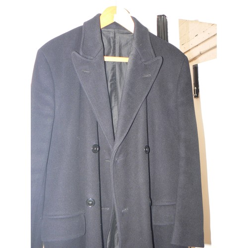 176 - EXCELLENT QUALITY GENTS LONG WOOL COAT