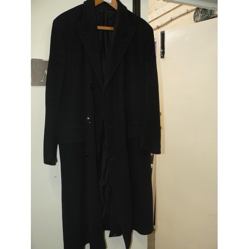 176 - EXCELLENT QUALITY GENTS LONG WOOL COAT