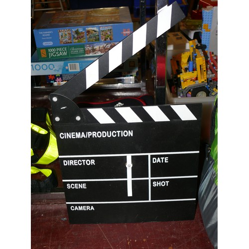 295 - CINEMA/FILM CLAPPERBOARD.