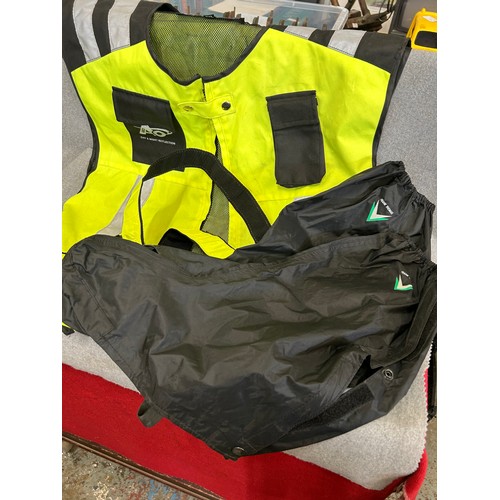 297 - MOTORCYCLE WEAR. ANIKO DAY/NIGHT REFLECTION HIGH VIZ GILLET SIZE 3XL. REFLECTIVE NEON CROSS BODY STR... 