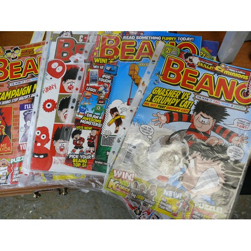 339 - 3 X VINTAGE DANDY ANNUALS, ALSO A SPIDERMAN, AND A FLINTSTONE ANNUAL. AND SOME DANDY MAGAZINES.