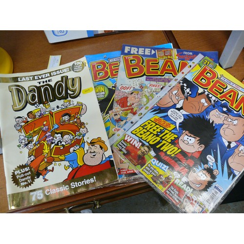 339 - 3 X VINTAGE DANDY ANNUALS, ALSO A SPIDERMAN, AND A FLINTSTONE ANNUAL. AND SOME DANDY MAGAZINES.